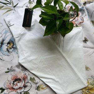 WHITE AUTHENTIC AMERICAN WORKOUT LEGGINGS NWT